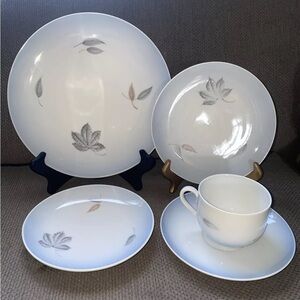 Bing & Grondahl Fine China- FALLING LEAVES - 5pc Place Setting